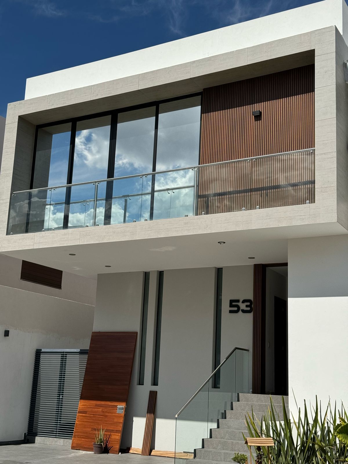 2E667444-3F29-4A12-8B97-481B877F7DC4